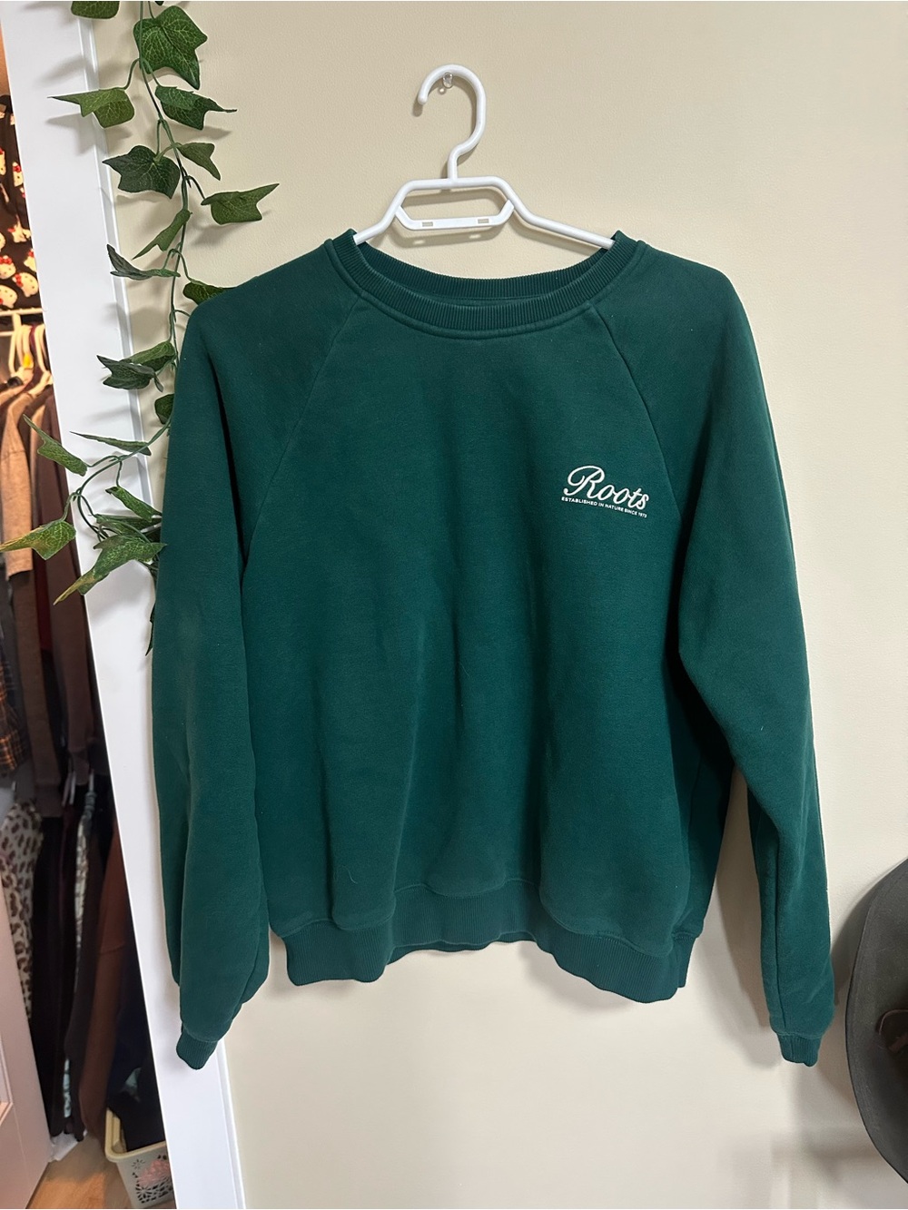 Roots crewneck sweatshirt dark green